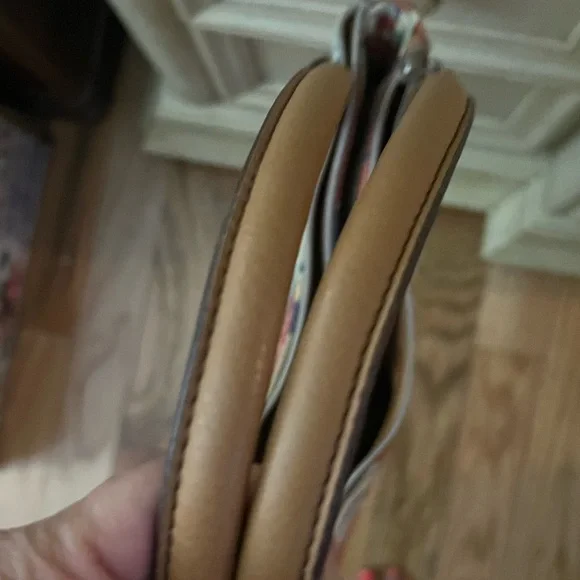 Relic Red and Brown Floral Shoulder Bag - Picture 8 of 8